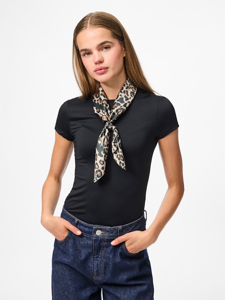 PCJUSTINE SMALL SQUARE SCARF BC