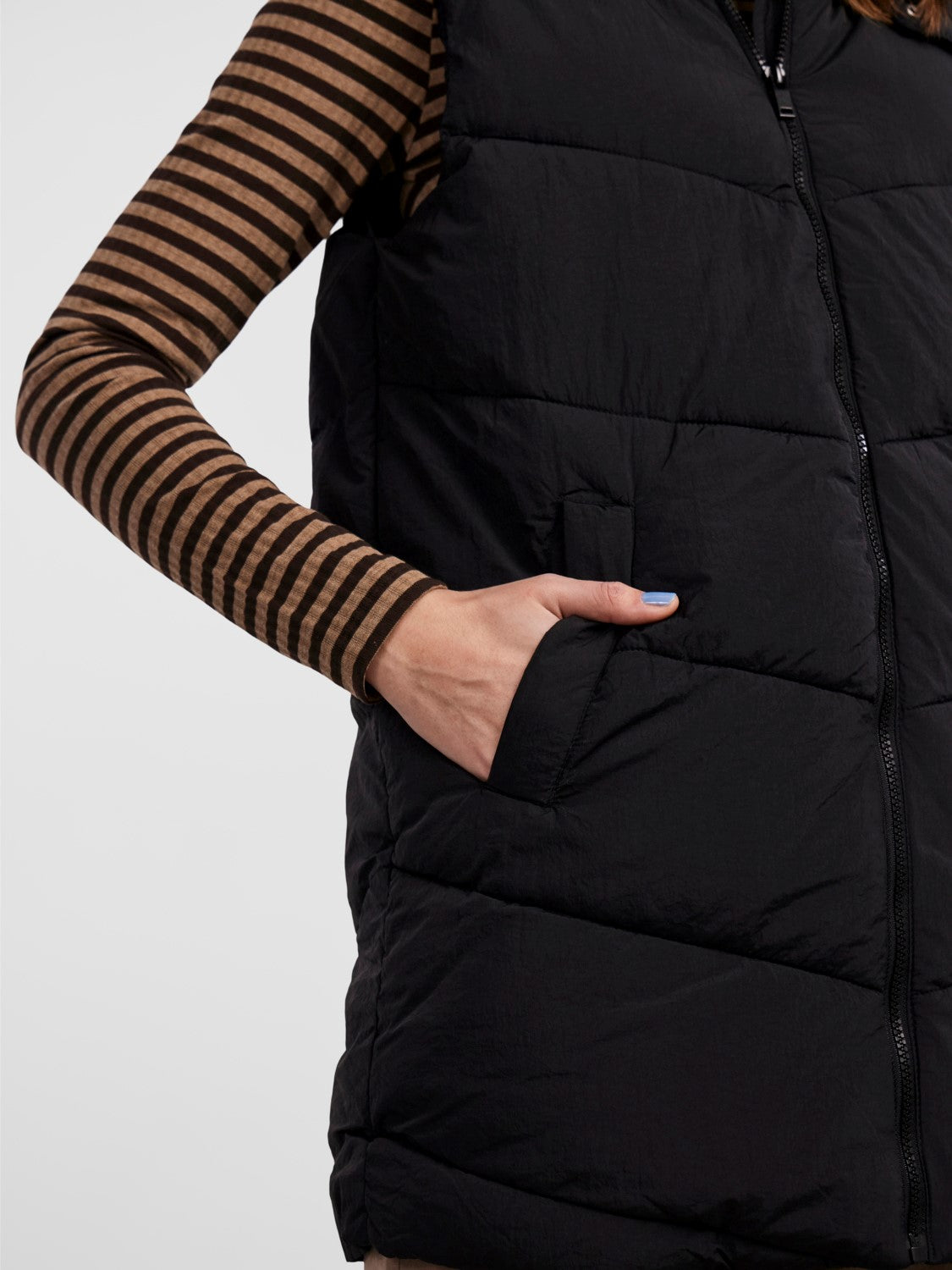 PCJAMILLA SHORT PUFFER VEST NOOS BC